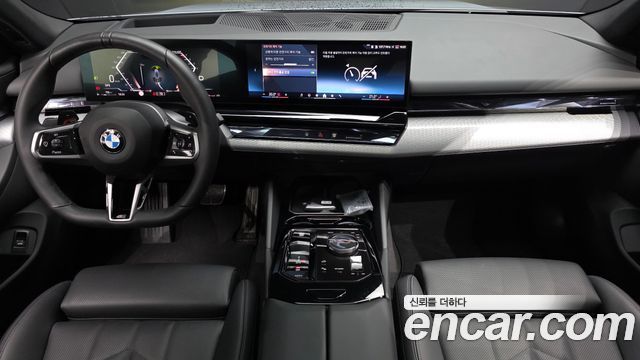 BMW 5-Series 2025 — photo 10