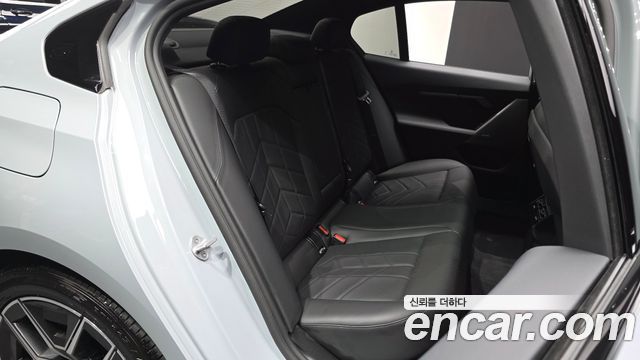 BMW 5-Series 2025 — photo 18