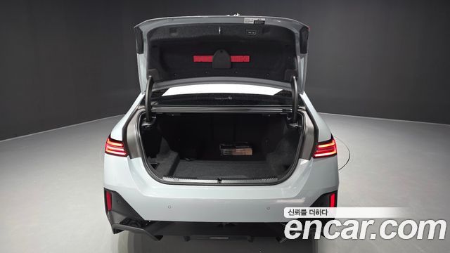 BMW 5-Series 2025 — photo 26