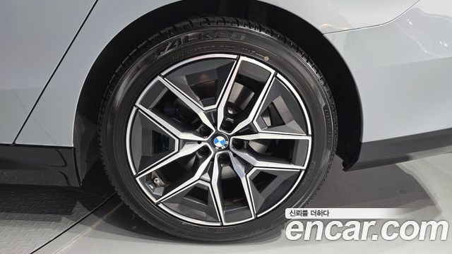BMW 5-Series 2025 — photo 7