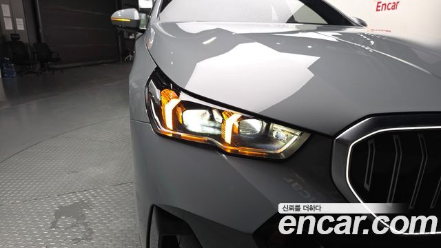 BMW 5-Series 2025 — photo 8
