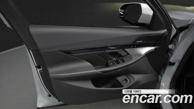 BMW 5-Series 2025 — photo 14