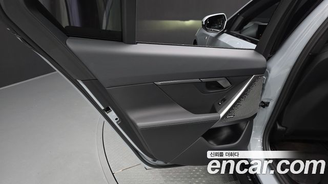 BMW 5-Series 2025 — photo 15