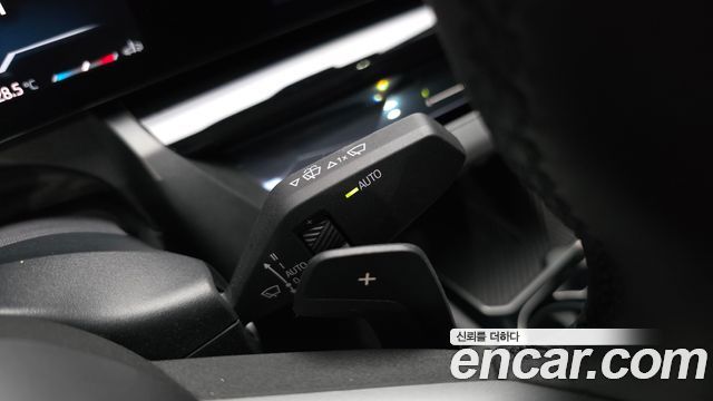 BMW 5-Series 2025 — photo 29