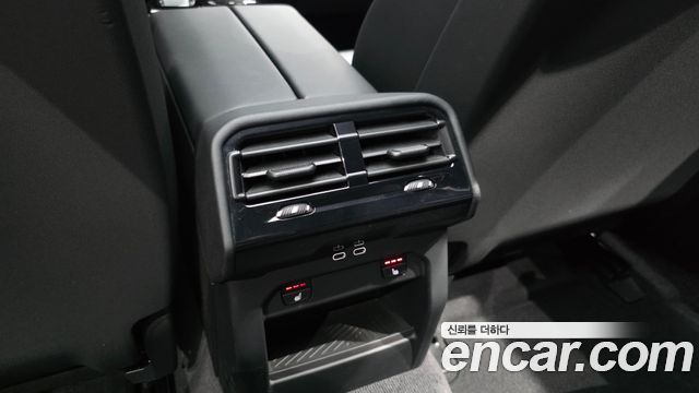 BMW 5-Series 2025 — photo 31