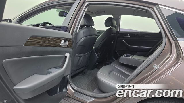Hyundai Sonata 2016 — photo 17
