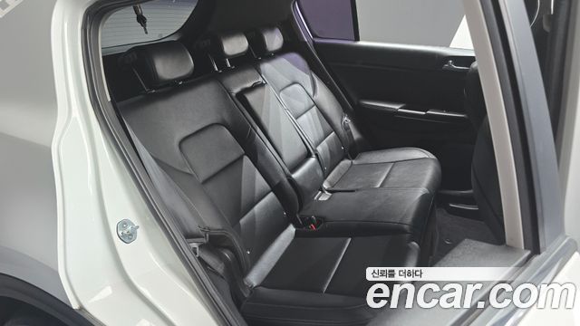 Kia Sportage 2016 — photo 12