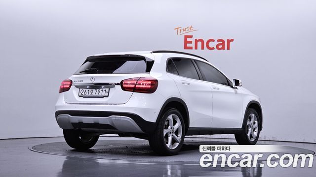 Mercedes-Benz GLA-Class 2019 — photo 2