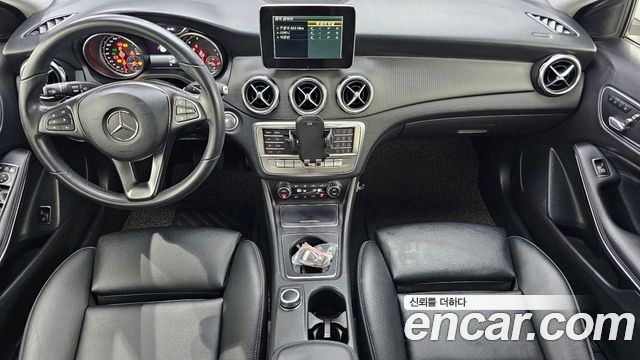 Mercedes-Benz GLA-Class 2019 — photo 10