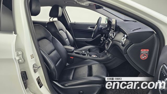 Mercedes-Benz GLA-Class 2019 — photo 17