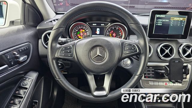 Mercedes-Benz GLA-Class 2019 — photo 19