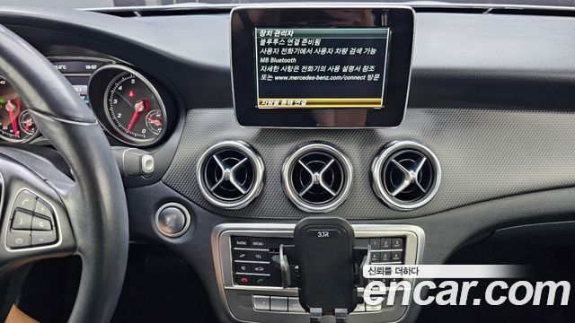 Mercedes-Benz GLA-Class 2019 — photo 20