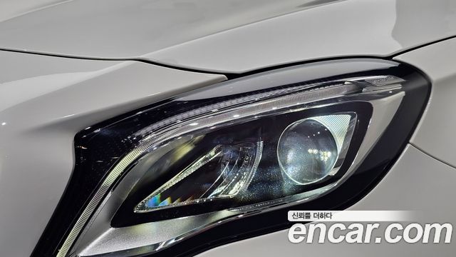 Mercedes-Benz GLA-Class 2019 — photo 8