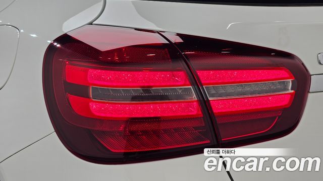 Mercedes-Benz GLA-Class 2019 — photo 9