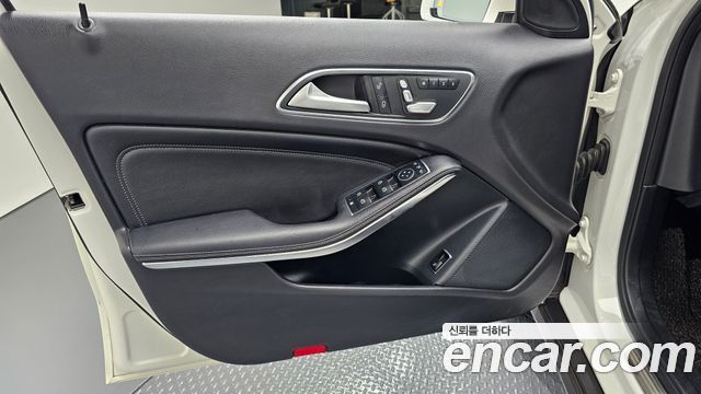 Mercedes-Benz GLA-Class 2019 — photo 14