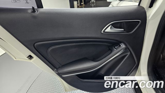 Mercedes-Benz GLA-Class 2019 — photo 15