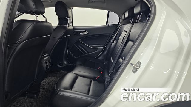 Mercedes-Benz GLA-Class 2019 — photo 16