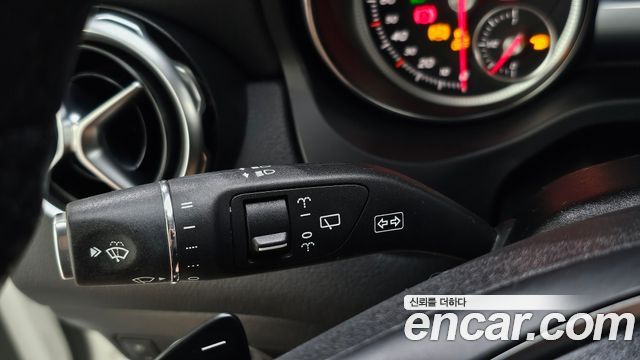 Mercedes-Benz GLA-Class 2019 — photo 31