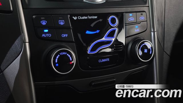 Hyundai Sonata 2012 — photo 11