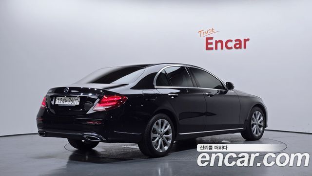 Mercedes-Benz E-Class 2019 — photo 2