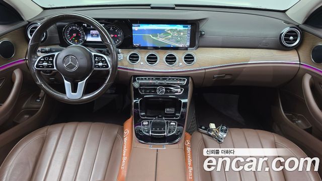 Mercedes-Benz E-Class 2019 — photo 10