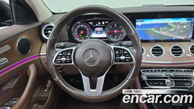 Mercedes-Benz E-Class 2019 — photo 19