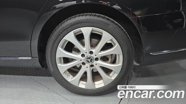 Mercedes-Benz E-Class 2019 — photo 7