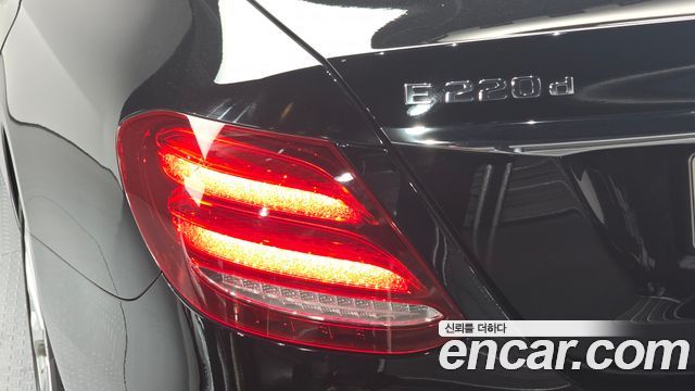 Mercedes-Benz E-Class 2019 — photo 9