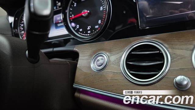 Mercedes-Benz E-Class 2019 — photo 28