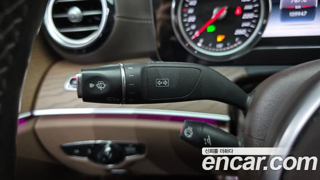 Mercedes-Benz E-Class 2019 — photo 29