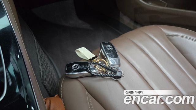 Mercedes-Benz E-Class 2019 — photo 31