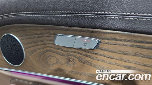 Mercedes-Benz E-Class 2019 — photo 32