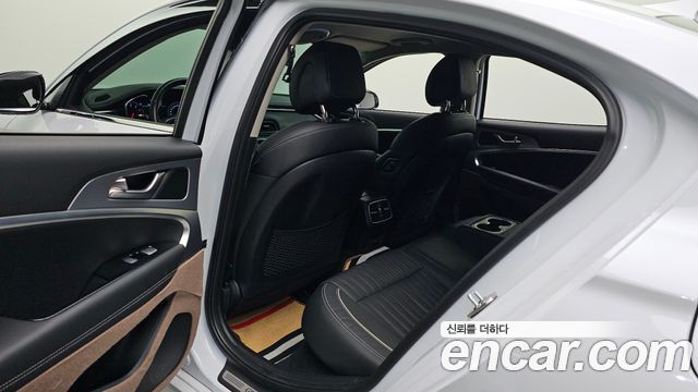 Genesis G70 2019 — photo 11