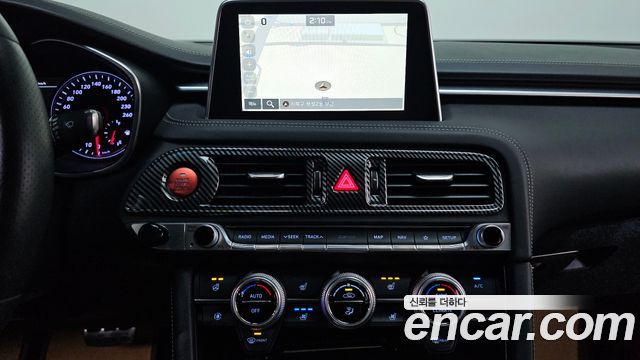 Genesis G70 2019 — photo 16