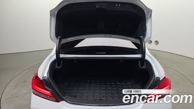 Genesis G70 2019 — photo 20