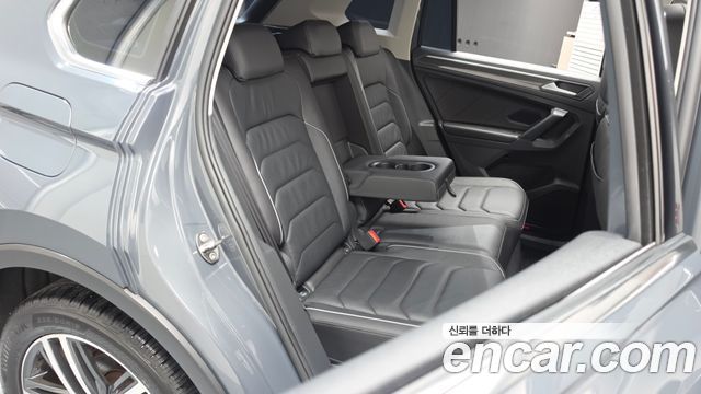 Volkswagen Tiguan 2023 — photo 17