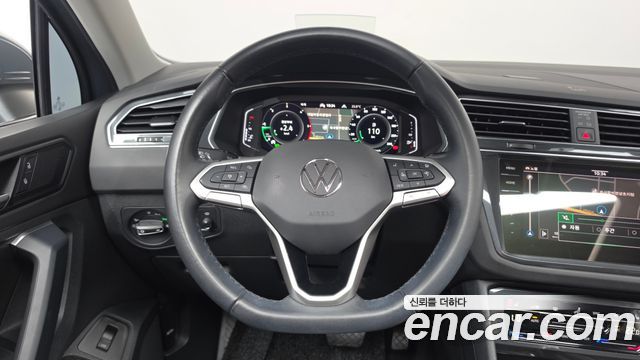 Volkswagen Tiguan 2023 — photo 19