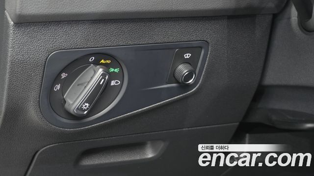 Volkswagen Tiguan 2023 — photo 24