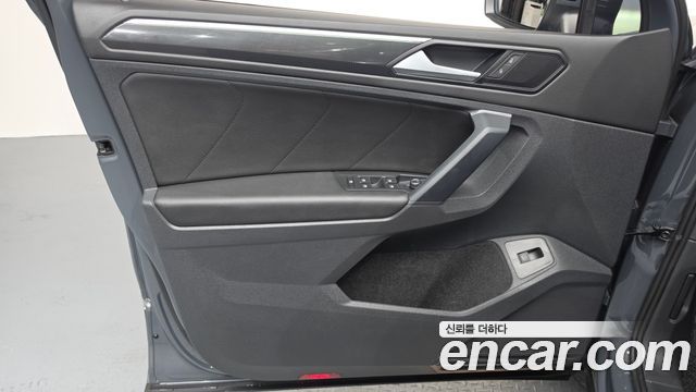 Volkswagen Tiguan 2023 — photo 14
