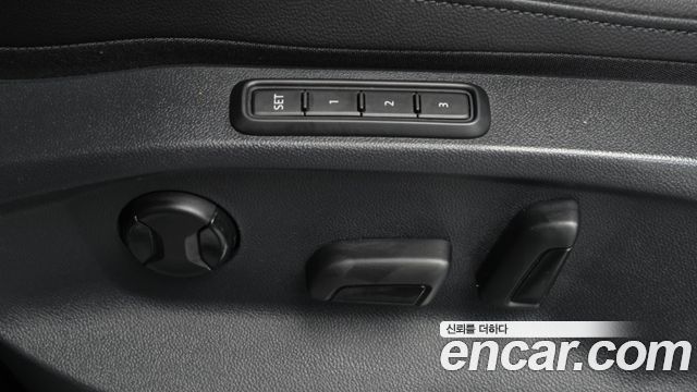 Volkswagen Tiguan 2023 — photo 31