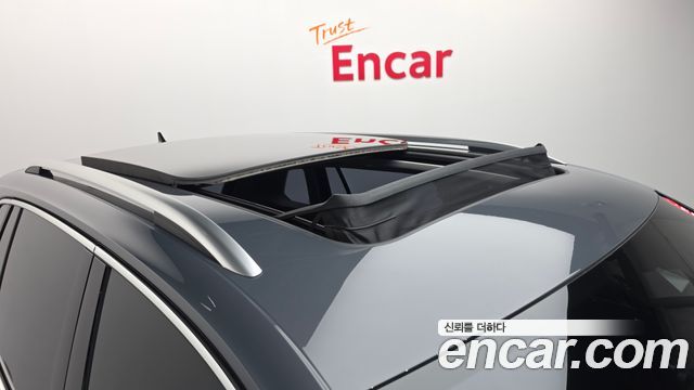 Volkswagen Tiguan 2023 — photo 32