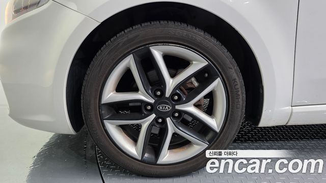 Kia Porte 2012 — photo 5