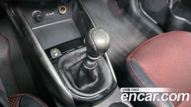 Kia Porte 2012 — photo 9
