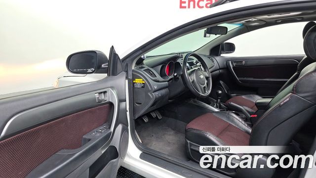 Kia Porte 2012 — photo 10