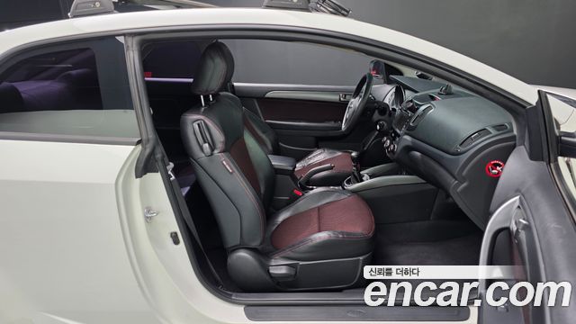 Kia Porte 2012 — photo 11