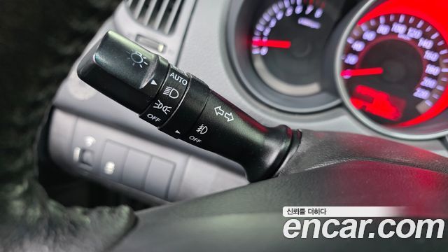 Kia Porte 2012 — photo 17