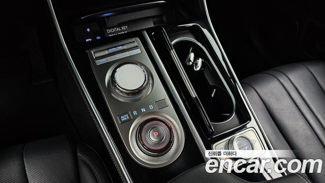 Genesis GV80 2023 — photo 12