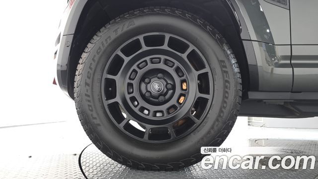 Land Rover Defender 2025 — photo 5
