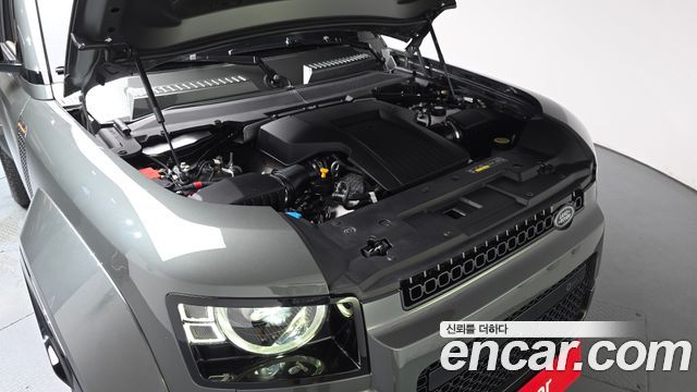 Land Rover Defender 2025 — photo 6