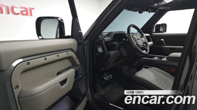 Land Rover Defender 2025 — photo 13